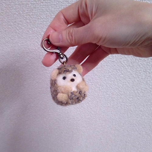 在庫なし　キーホルダー　ハリネズミ　【ギターハリちゃん】　ハンドメイド 羊毛フェルトハリネズミ キーホルダー その他雑貨 Lana** 通販