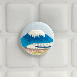 新幹線越しの富士山刺繍ブローチ 7枚目の画像