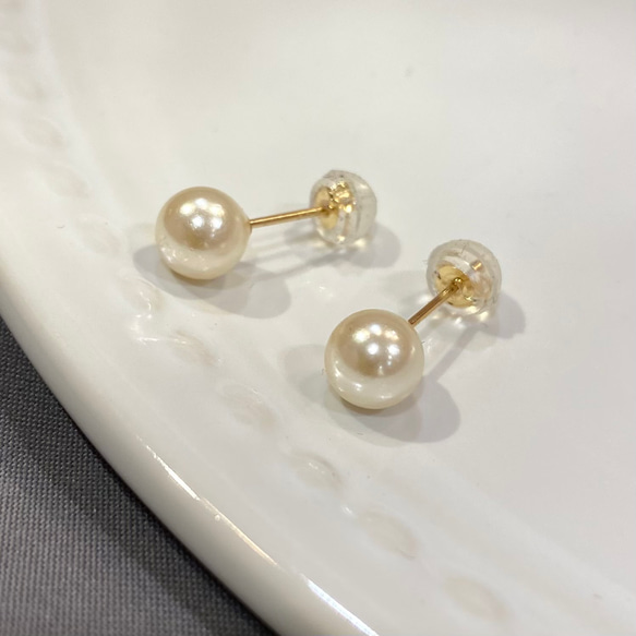 即購入可【送料無料】K18 パールピアス(お花モチーフ) 即購入可【送料無料】K18 パールピアス(お花モチーフ)