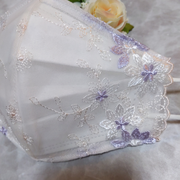 不織布マスクカバー　淡いパープル&ホワイトお花　刺繍　チュールレース 3枚目の画像