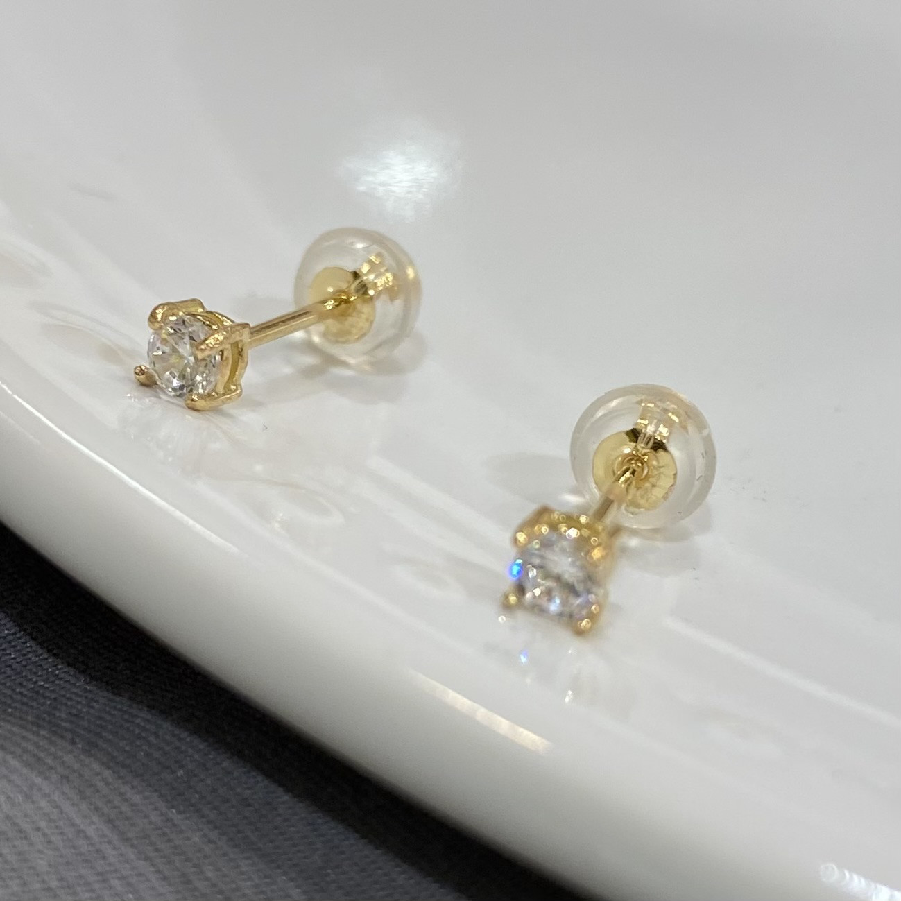【K18 GOLD】18金 3mm キュービック  ピアス  18KP6　(4月誕生石）MADE IN JAPAN