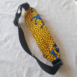 【お試し価格】アフリカ布で作ったスリムボディバッグ 4枚目の画像