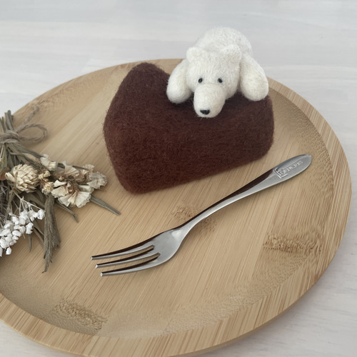 ガトーショコラでお昼寝くまさん 羊毛フェルト もちごめ 通販 15351577