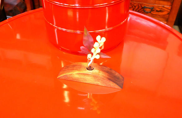 人気の商品‼　半月型＊香川漆器の一輪挿し 5枚目の画像