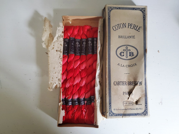 ＼半額SALE／ フランスアンティーク 箱入り刺繍糸×6束 レッド系 CARTIER アンティーク雑貨