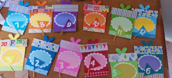 壁面飾りお誕生日表12个プレゼントBOX 型紙 桃🍑 通販 15351961