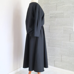 套裝 [黑色] 可水洗羊毛混紡變形袖套頭衫 &amp; 不對稱 mimole 喇叭裙 ♥ 第4張的照片