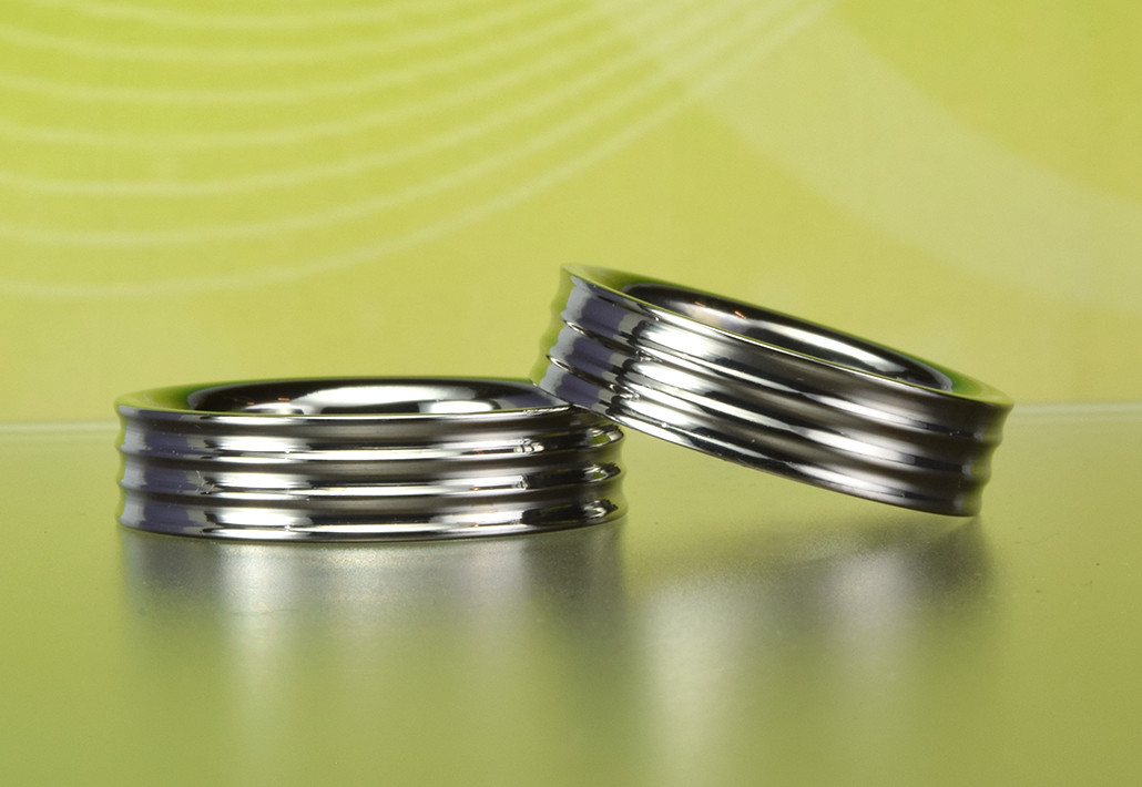 結婚指輪(マリッジリング)幅広でもシャープな印象～紋/Pleat（プリーツ）【MG－045】