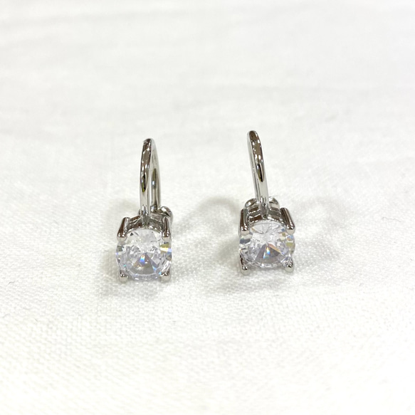 【SILVER925】 6mm 人工ダイヤモンド モアッサナイト イヤリング 　SILVER925E2　(4月誕生石） 3枚目の画像