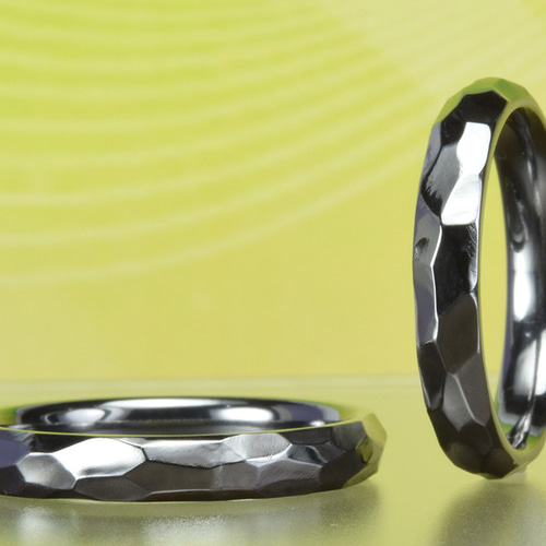 漆黒の槌目タンタル結婚指輪MG－059 指輪・リング SevenDreams 通販
