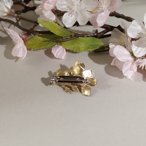 Akorat】真鍮ブローチ 花 BRASS BROOCH FLOWER – ハナトツキ