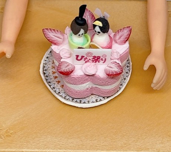 ひな祭り　桃の花おひな様ケーキ　ミニチュアケーキ 7枚目の画像