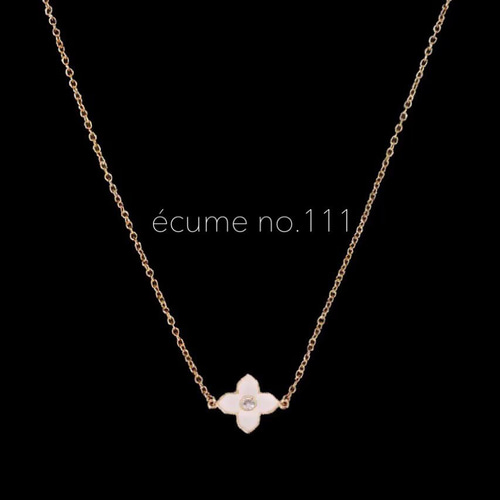 【3☆8】天然ホワイトシェル(白蝶貝)のフラワーネックレストップ 大人気】K18WG白蝶貝・フラワーシェルネックレス