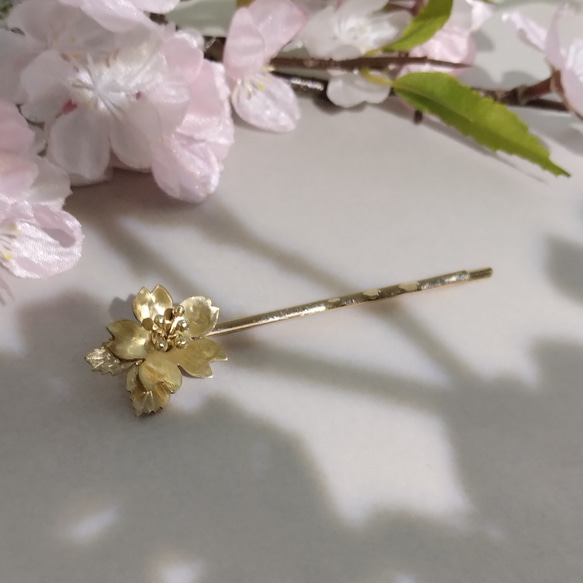 桜の花ヘアピン（真鍮製） 2枚目の画像