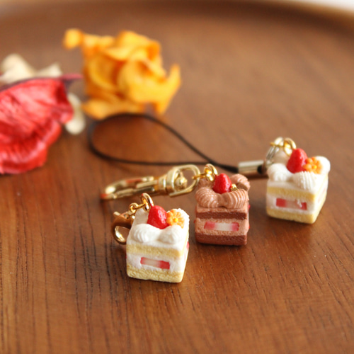 m*上様 ハンドメイド刺繍キーホルダー キジトラさんとショート