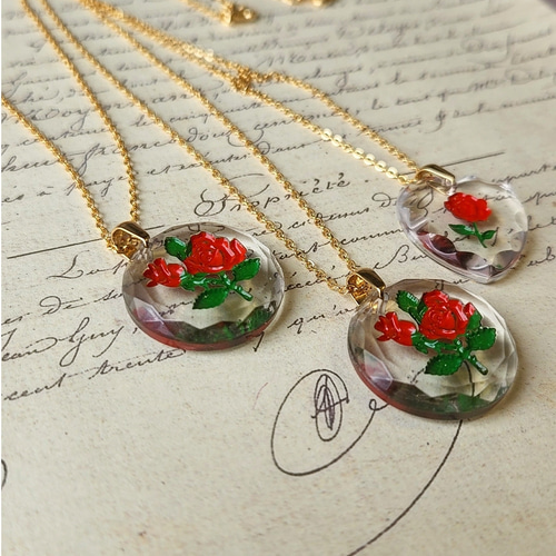 rose vintage necklace♡ガラスの中に掘られた薔薇のネックレス 
