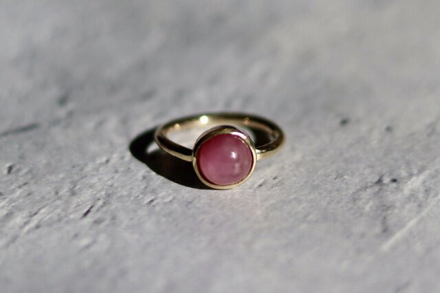 牡丹色スタールビーのゆびわ