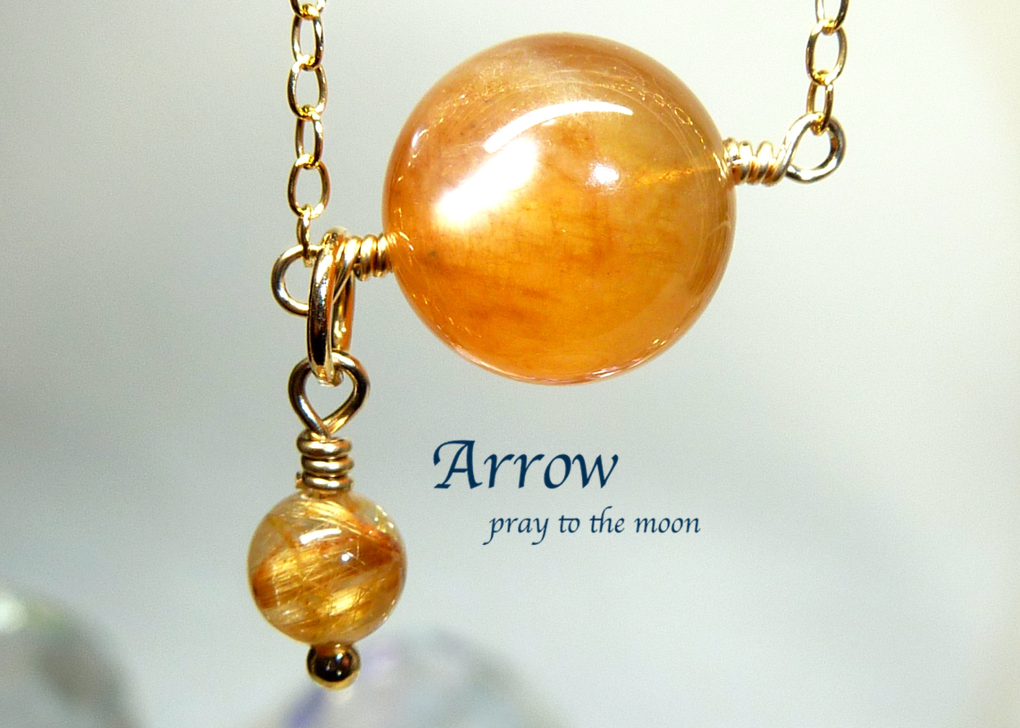 レア＊マイナスエネルギーを排出する＊プラジオクレースムーンストーンとタイチンルチルチャームネックレス＊14kgf