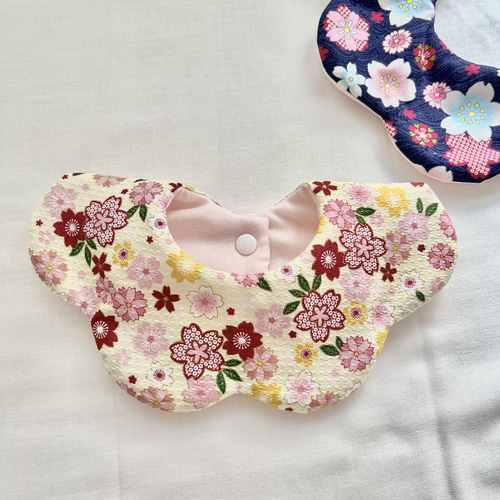 桜柄-360°花びらスタイ 女の子 さくら ホワイト スタイ・よだれかけ