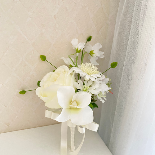 ホワイトグリーンのキャスケードブーケ＆ブートニア ナチュラルブーケ