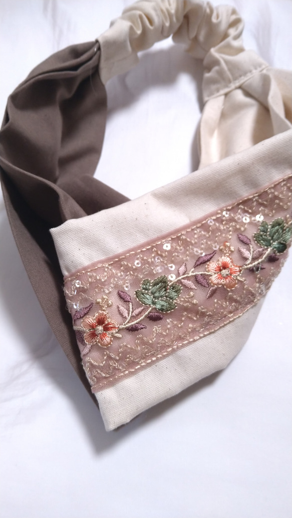 インド刺繍リボンヘアクロスターバン 3枚目の画像