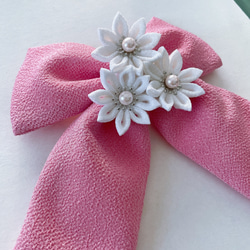 ハイカラさん風ちりめんリボンとつまみ細工のお花【ピンク】卒業式の袴、お着物に♪ 2枚目の画像