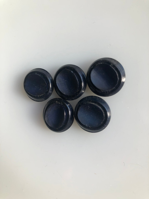 アンティーク ボタン 5個　ビンテージ 昭和 レトロ 個性的 ハンドメイド素材 日本製 ポップ アクセネイビー　青 2枚目の画像