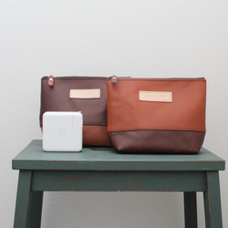 【1,400円OFF】本革マチありポーチ2点セット　バイカラー　ツートーン　メイクポーチ　化粧ポー　ガジェットポーチ 2枚目の画像