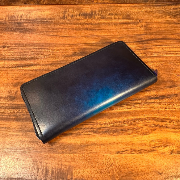 青の金属ラウンドファスナー財布 / 内装染色ブルー（青+紺） 2枚目の画像