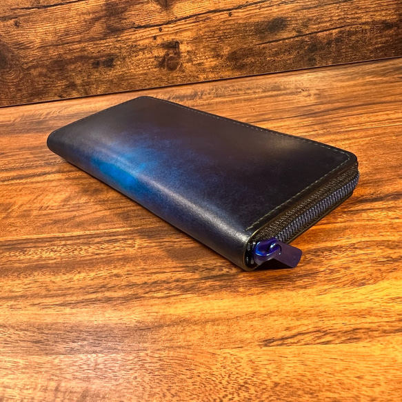 青の金属ラウンドファスナー財布 / 内装染色ブルー（青+紺） 5枚目の画像