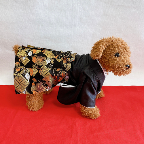 犬の袴✨本格着物&袴セット 西陣織金襴 和宝 金茶×黒 M 犬服 犬の袴✨本格着物&袴 京都西陣織金襴 雷文菱に玉持龍 わんこ着物 犬服