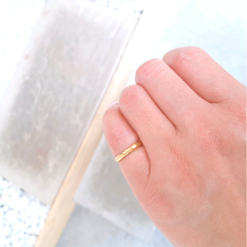 18金 2.5mm幅 甲丸 ピンキーリング k18シンプルリング 重ね付け