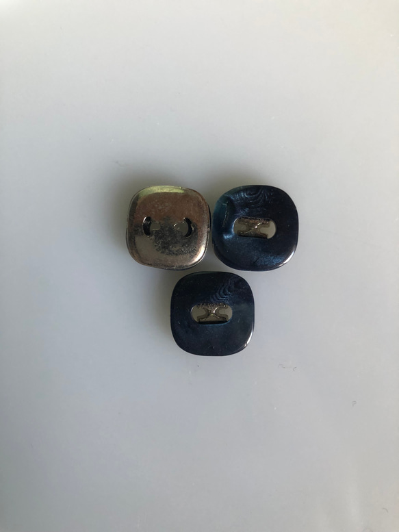 アンティーク ボタン 3個　ビンテージ 昭和 レトロ 個性的 ハンドメイド素材 日本製 ポップ アクセ  ブルー　青 5枚目の画像