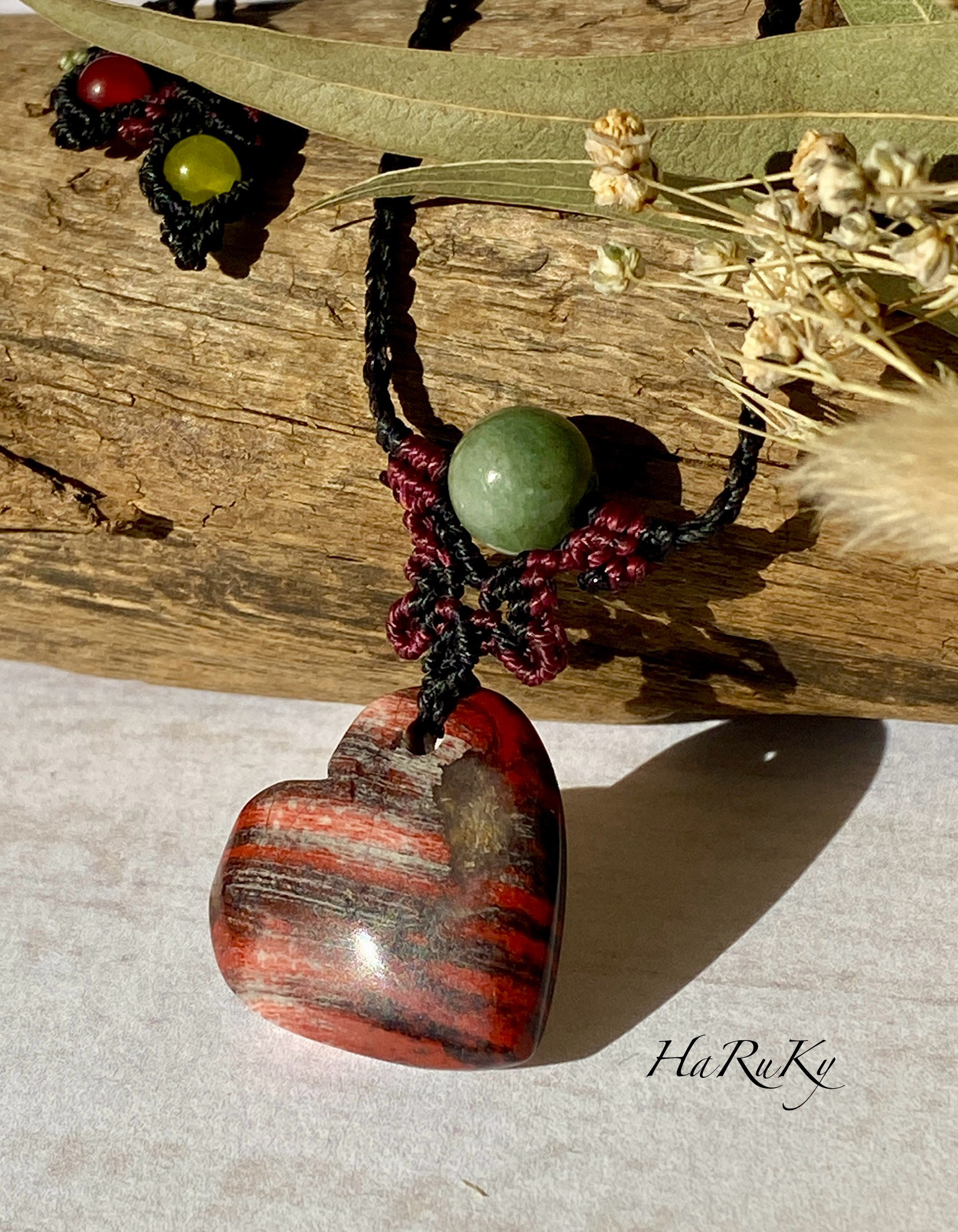 ハート型♡レッドリバージャスパーと翡翠 マクラメネックレス 天然石