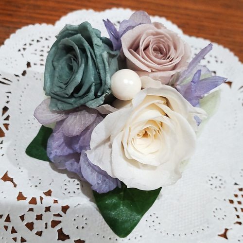 送料無料。アンティークなプリザーブドフラワーラウンド型ウエディング