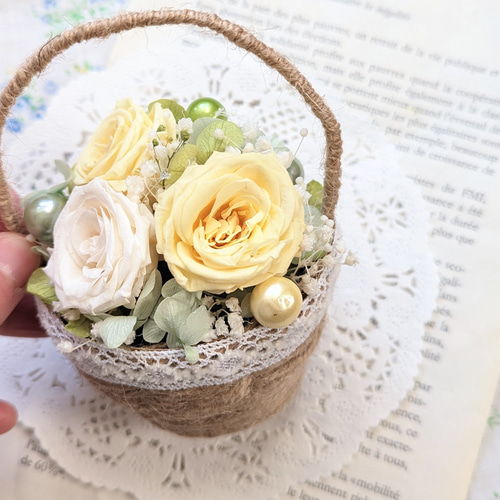 お花で気分もフレッシュに！ハンドメイドミニカゴのプリザーブド 