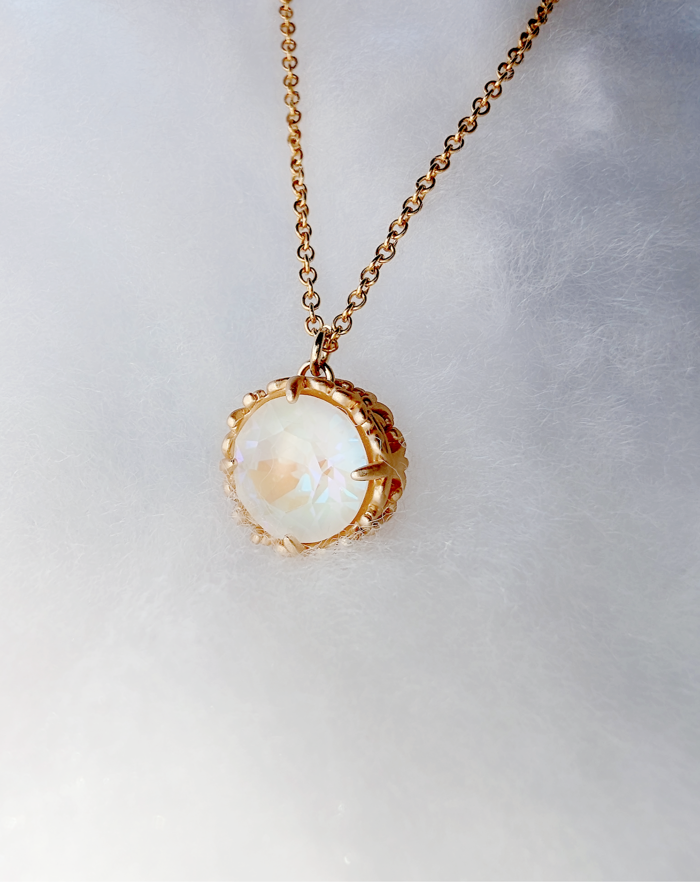 Crystal WHITE-ivory 花冠ネックレス（14kgf可）occasionally G