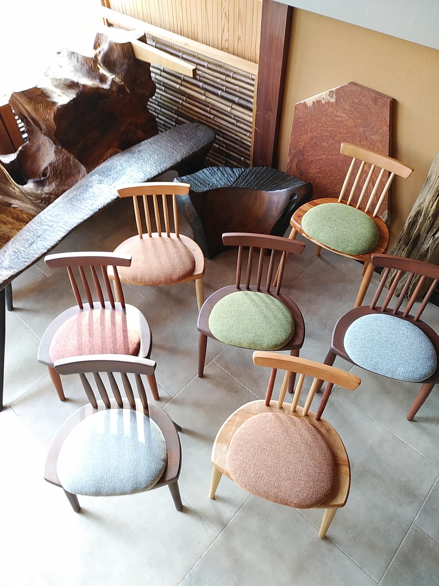 07□椅子子供用いす雑貨おもちゃ無垢一枚板猫家具