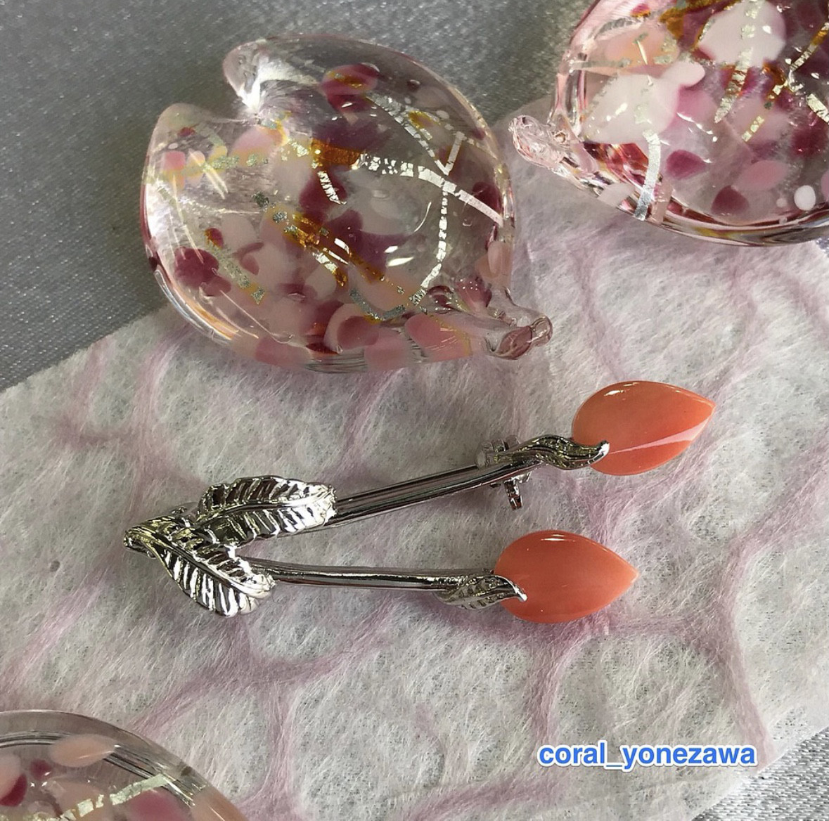 ボタニカルデザイン　珊瑚ブローチ　R50129Y3