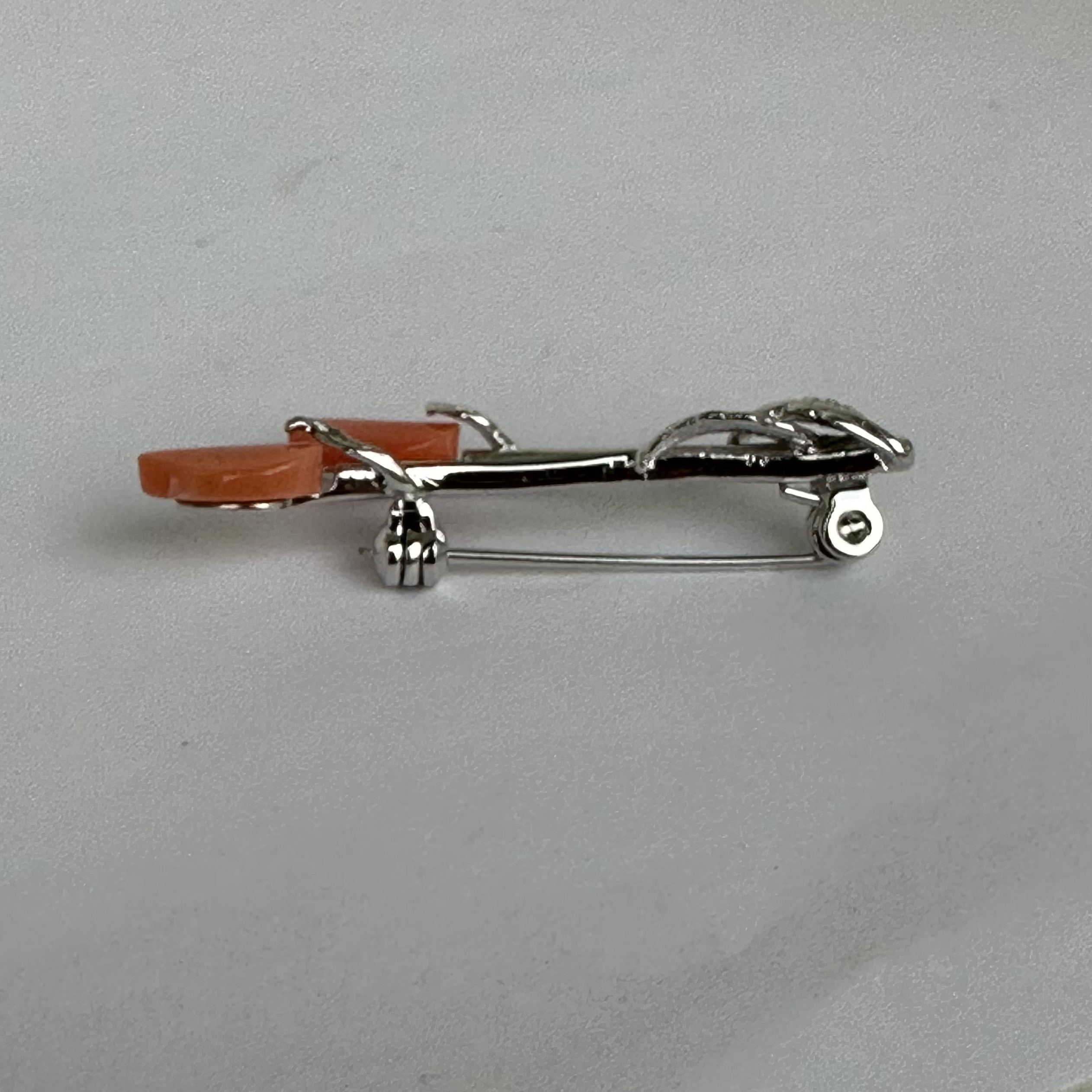 ボタニカルデザイン　珊瑚ブローチ　R50129Y3