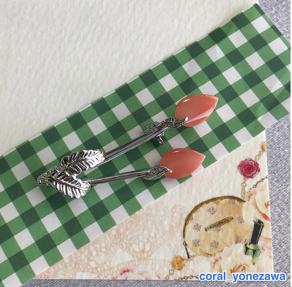 ボタニカルデザイン　珊瑚ブローチ　R50129Y3