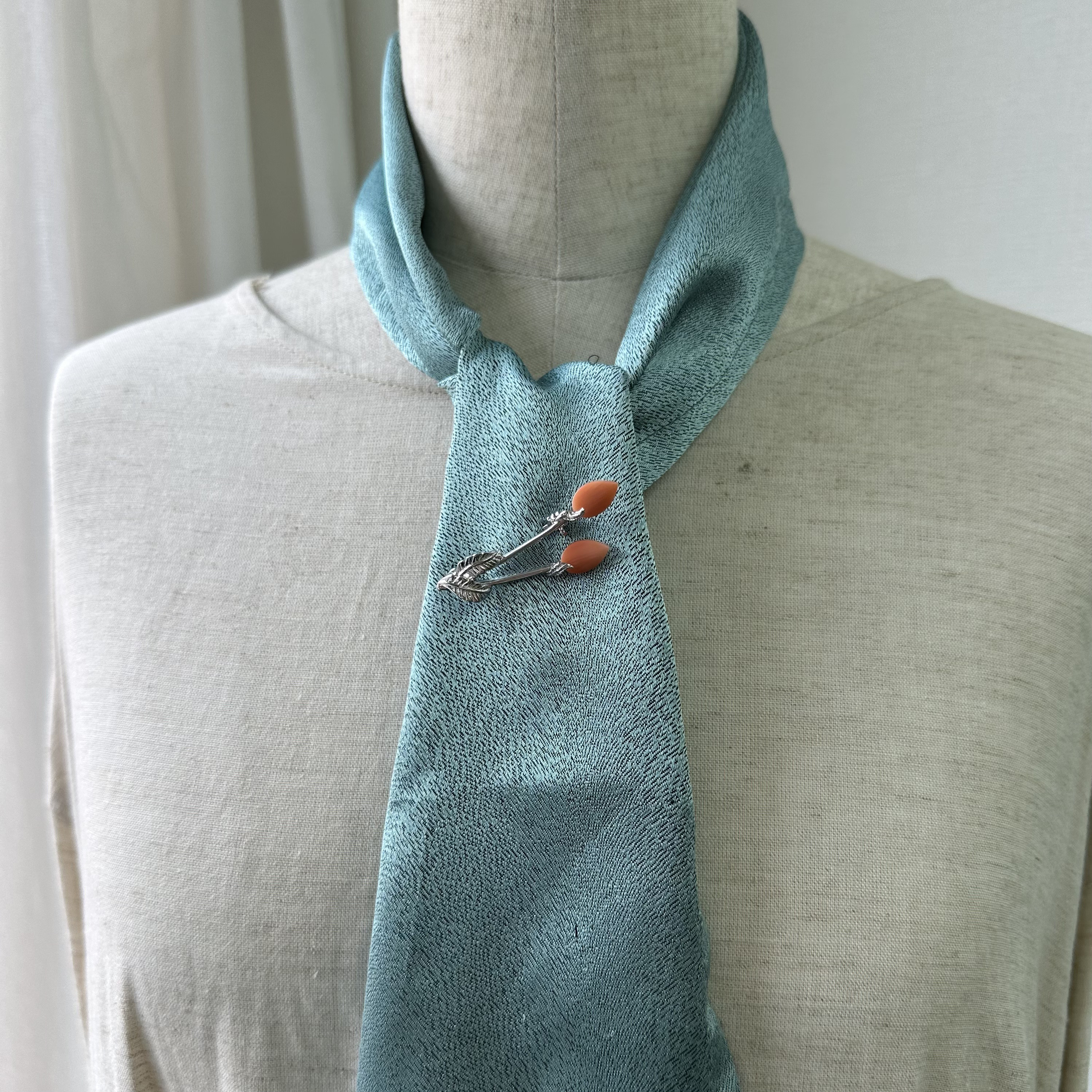 ボタニカルデザイン　珊瑚ブローチ　R50129Y3