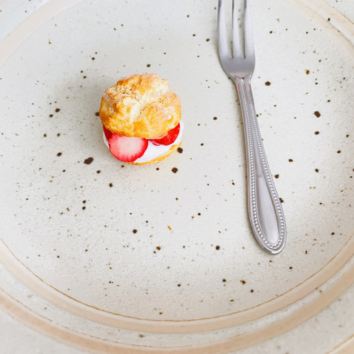 新作【金具選択可】シュークリーム 苺 フェイクスイーツ 苺の