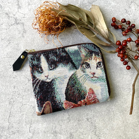 L 形迷你錢包，由 Gobelin 編織面料製成 Cat 第1張的照片