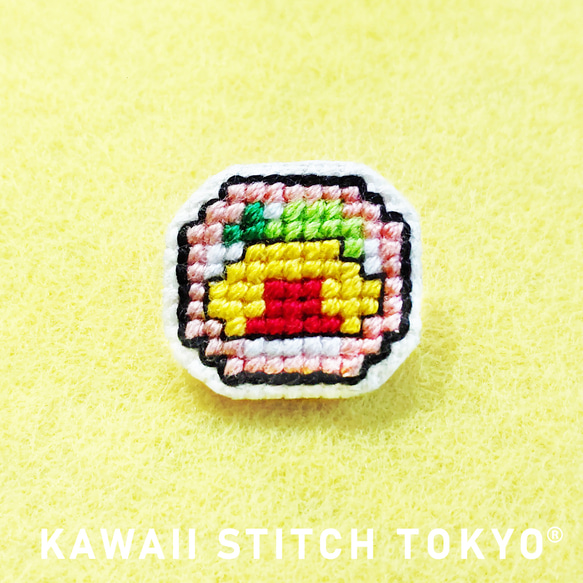 オムライス【ブローチ】バッチ バッジ 洋食 ごはん フード 刺繍