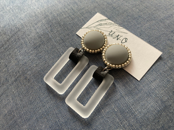 Bluegray×white squareピアス・イヤリング 3枚目の画像