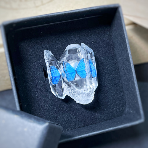 指輪】水晶標本【モルフォ蝶】 指輪・リング kanau 通販 15358647