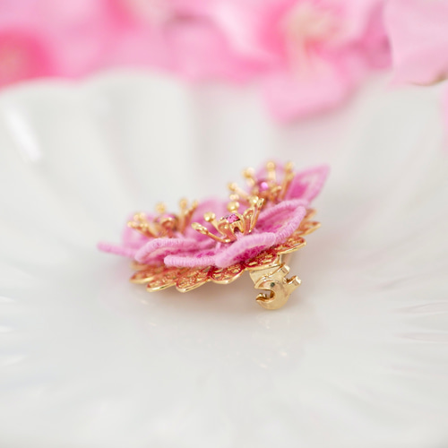 桃の花ブローチ (受注生産/オーガンジー刺繍/春/花/フラワー/桃の節句