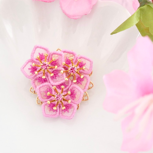 桃の花ブローチ (受注生産/オーガンジー刺繍/春/花/フラワー/桃の節句