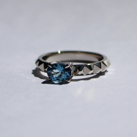 Pyramid Stud Aquamarine Ring / K10, K18, PT900 12枚目の画像